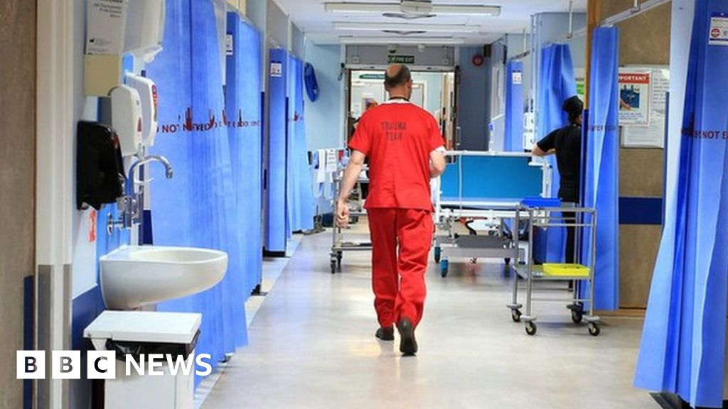 NHS struggling to open extra winter beds and fill staffing gaps