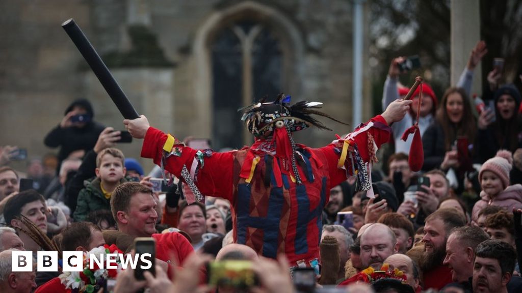 Haxey Hood: Hundreds take part in ancient rugby-style game