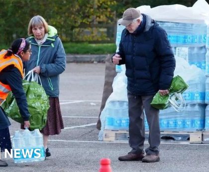 Jeremy Hunt urges Thames Water to 'get a grip' on outage payouts