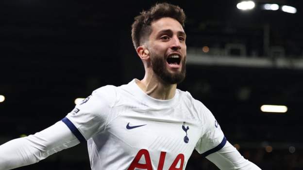 Manchester United 2-2 Tottenham Hotspur: Rodrigo Bentancur equalises as visitors fight back twice