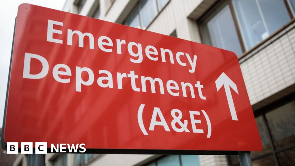 NI Health: More than 800 people waiting for emergency department treatment