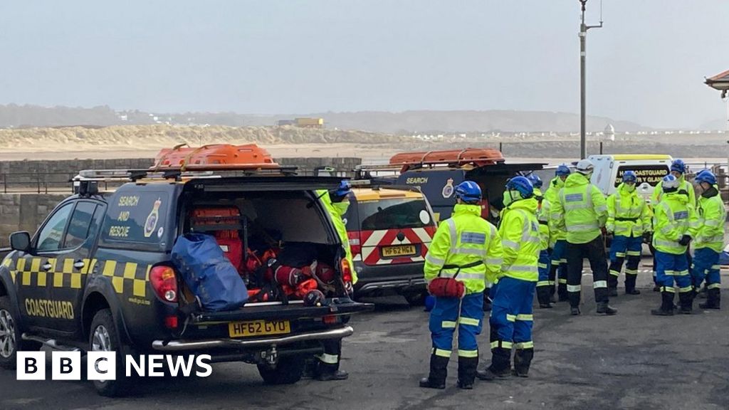 Porthcawl: Body found in search for woman missing at sea