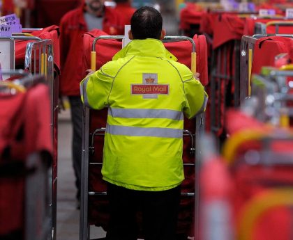 Royal Mail could axe Saturday postal deliveries after £319m loss