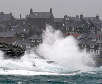 Storm Ingunn map: Where and what time ‘weather bomb’ will bring 85mph winds to the UK