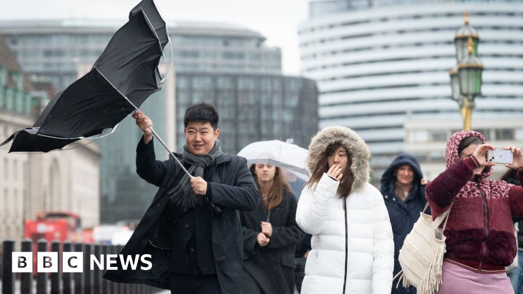 Storm Isha to hit UK with winds of up to 80mph