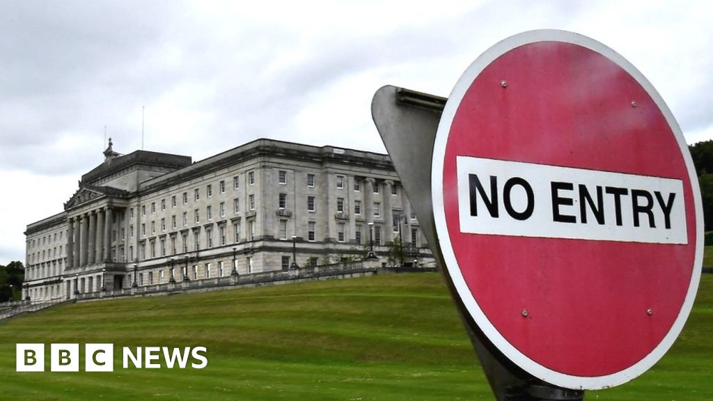 Stormont: Sinn Féin in fresh bid to recall assembly before strikes