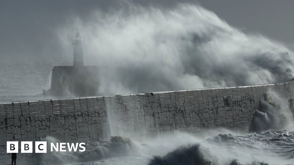 UK weather: Storm Jocelyn to bring strong winds and heavy rain in wake of Isha