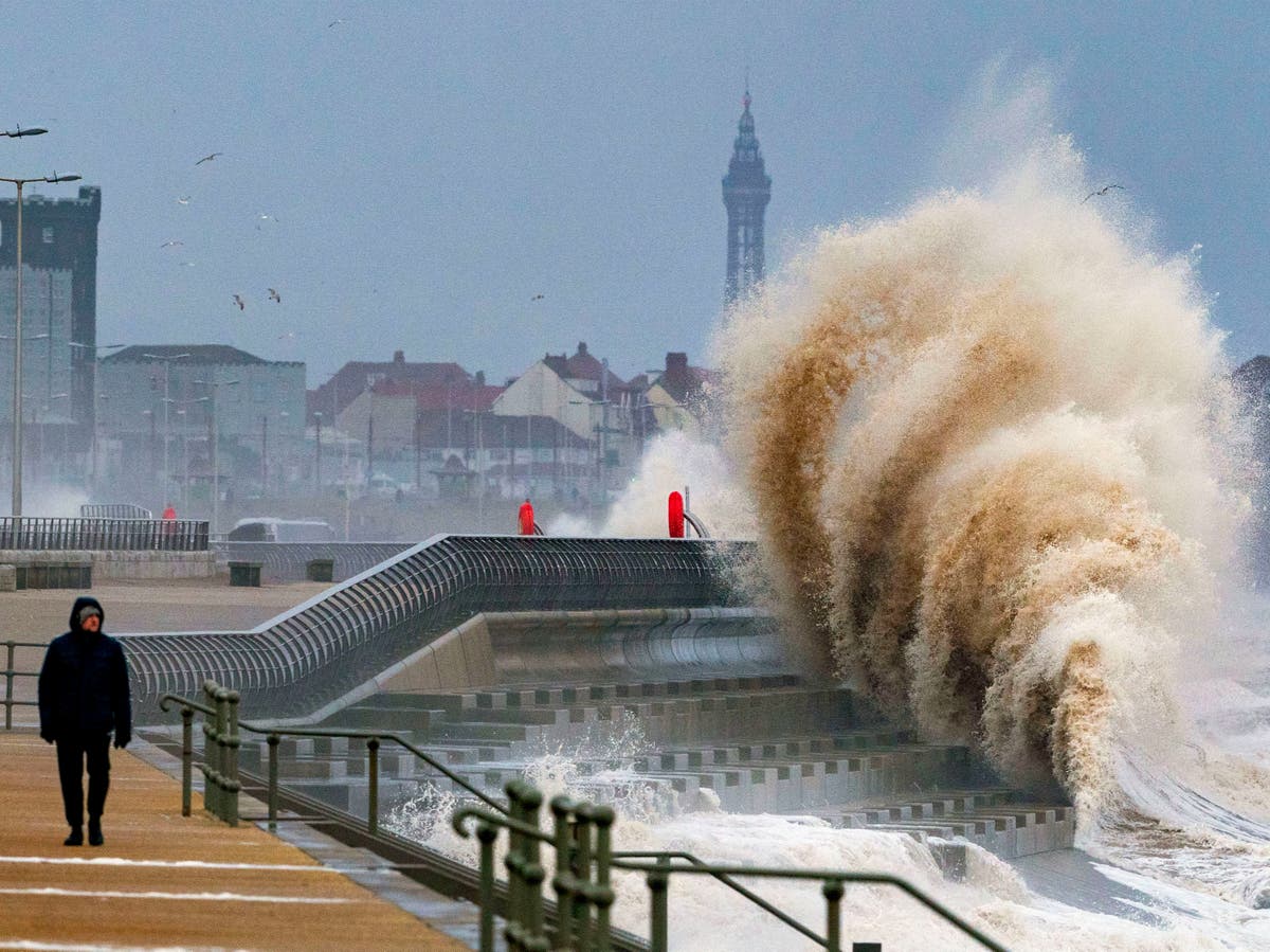 UK weather mapped: Met Office issues four days of warnings as 70mph gales and heavy rain forecast to lash Britain