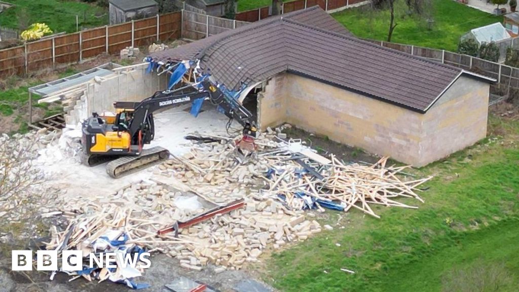 Captain Tom: Unauthorised spa building demolition begins