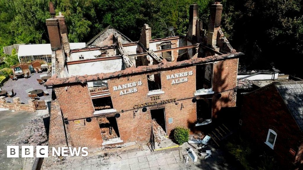 Crooked House owners ordered to rebuild