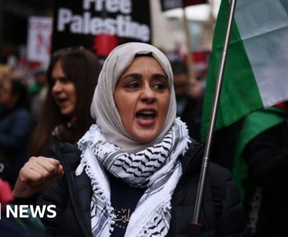 Israel-Gaza war: Thousands join pro-Palestinian march in London