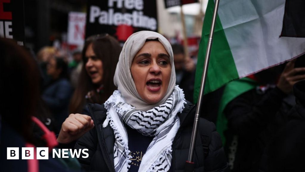 Israel-Gaza war: Thousands join pro-Palestinian march in London