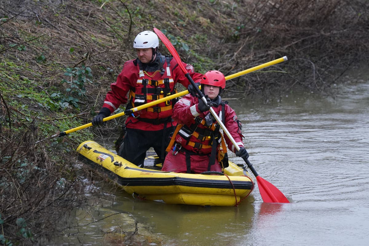 Leicester river soar search latest: CCTV shows missing boy fall into water as bad weather ‘hampers’ police hunt