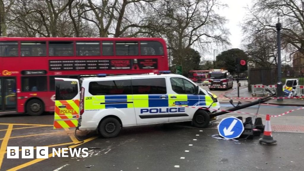 Met Police: Six officers injured in bus crash