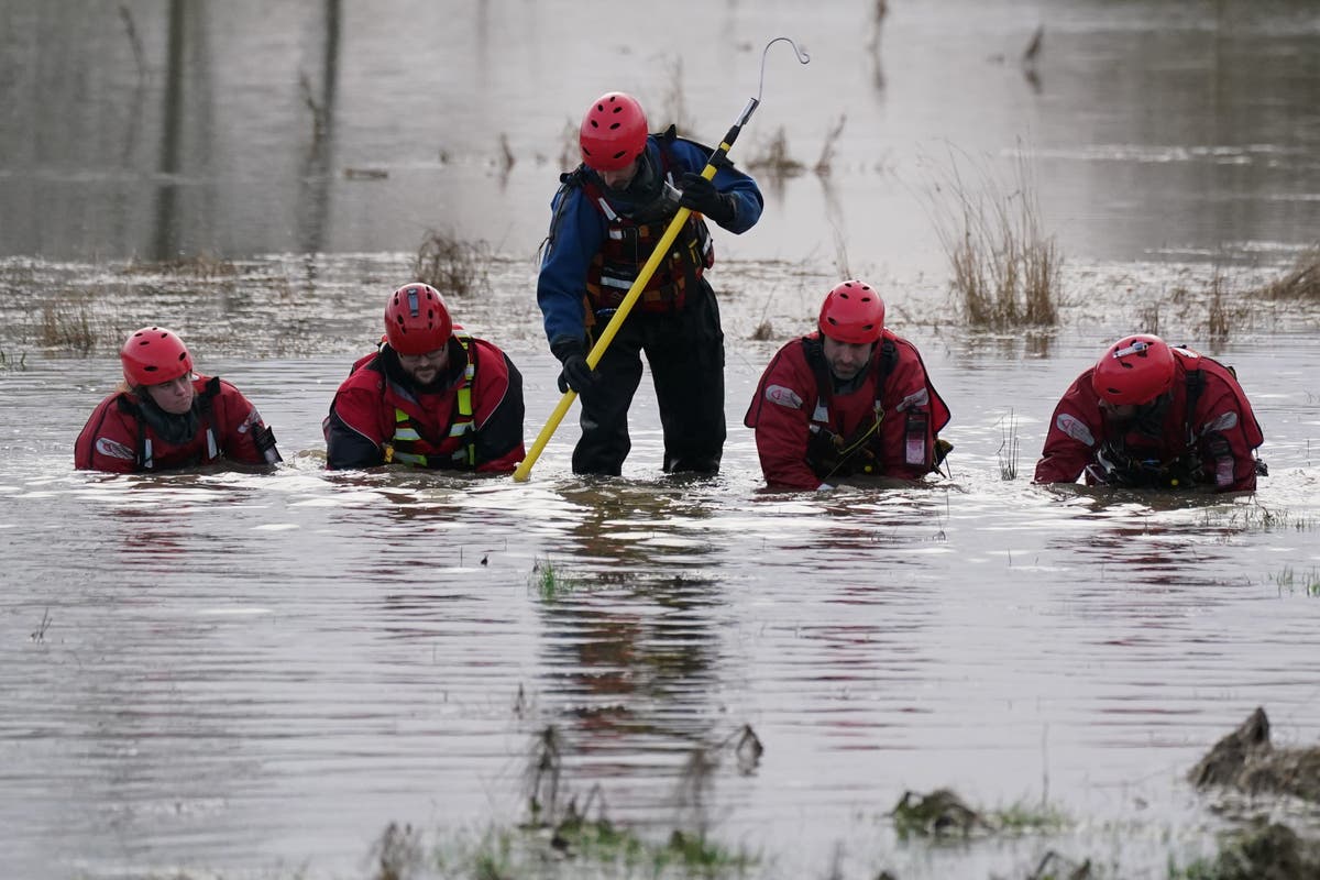 Search for missing toddler who fell into Leicestershire river continues