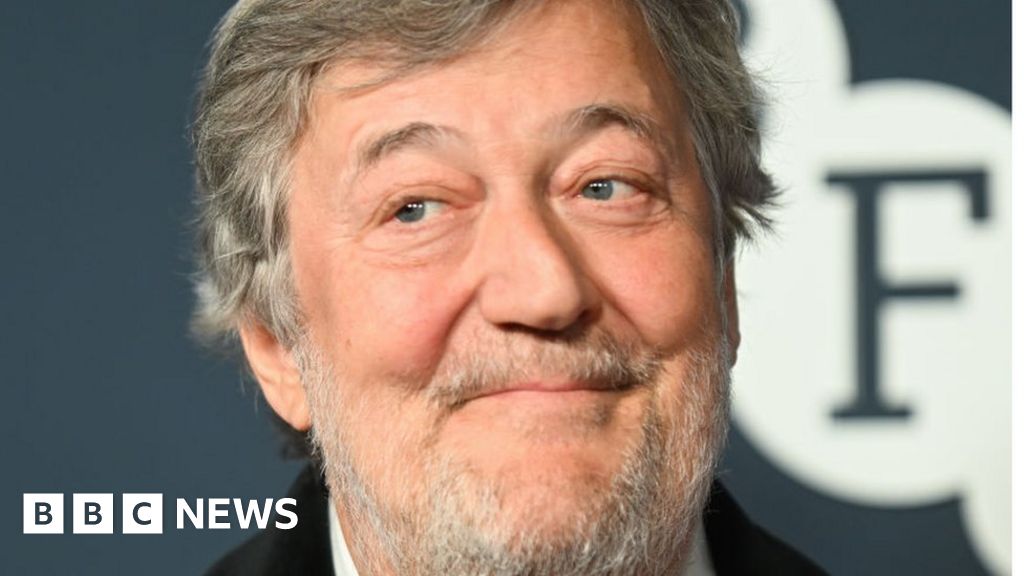 Stephen Fry praises King Charles for cancer announcement