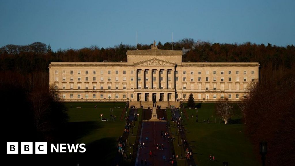 Stormont: Party leaders to meet ahead of assembly sitting