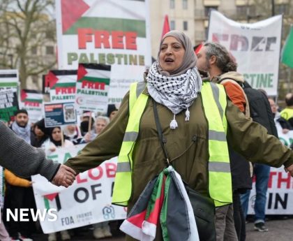 Tens of thousands at London pro-Palestinian march