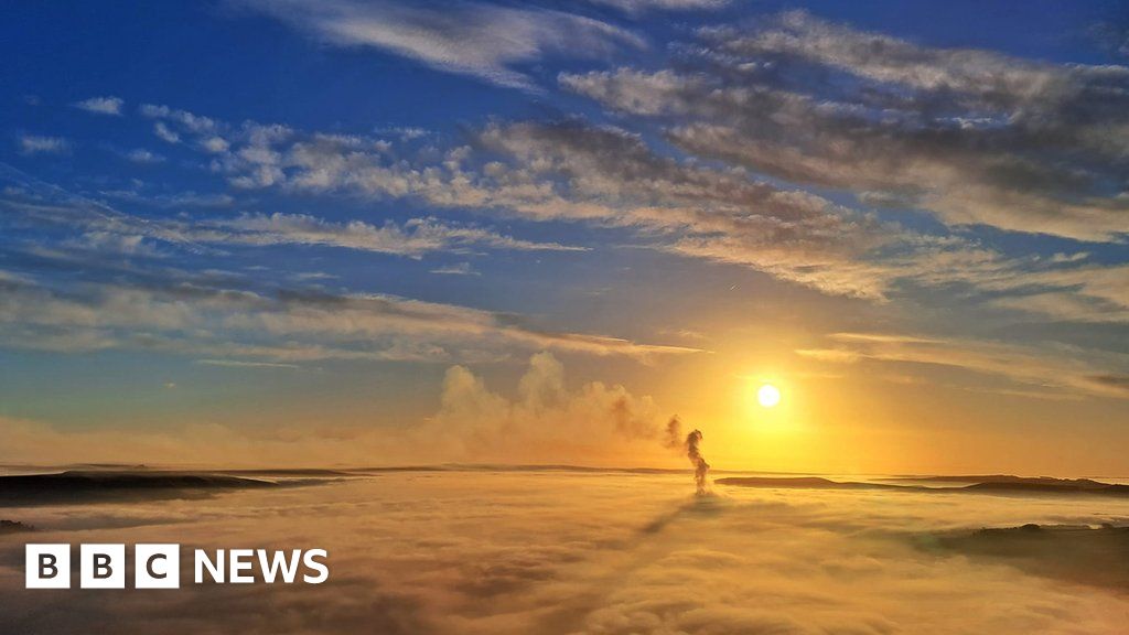 Walkers spot 'breathtaking' cloud inversions