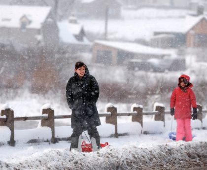 Weather warnings in UK: Heavy snow alert by Met Office with up to 25cm falling in Arctic blast