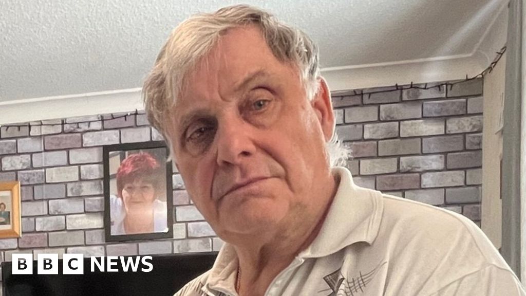 Former Hull trawlerman given 'wife's ashes' before her cremation