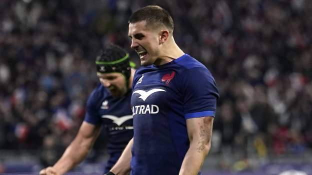 France 33-31 England: Thomas Ramos kicks late penalty as hosts finish second