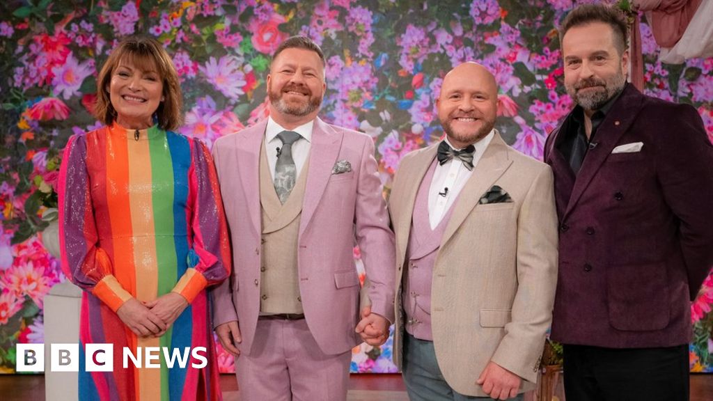 Gay couple marry live on Lorraine Kelly show