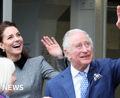 King hails Kate's courage after cancer news