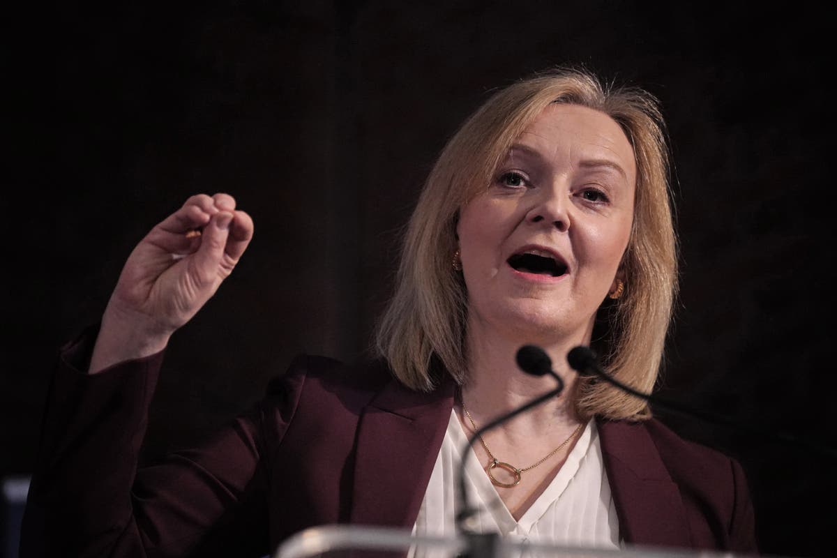 Liz Truss spent £15,000 of taxpayer money on catering during Australia flight