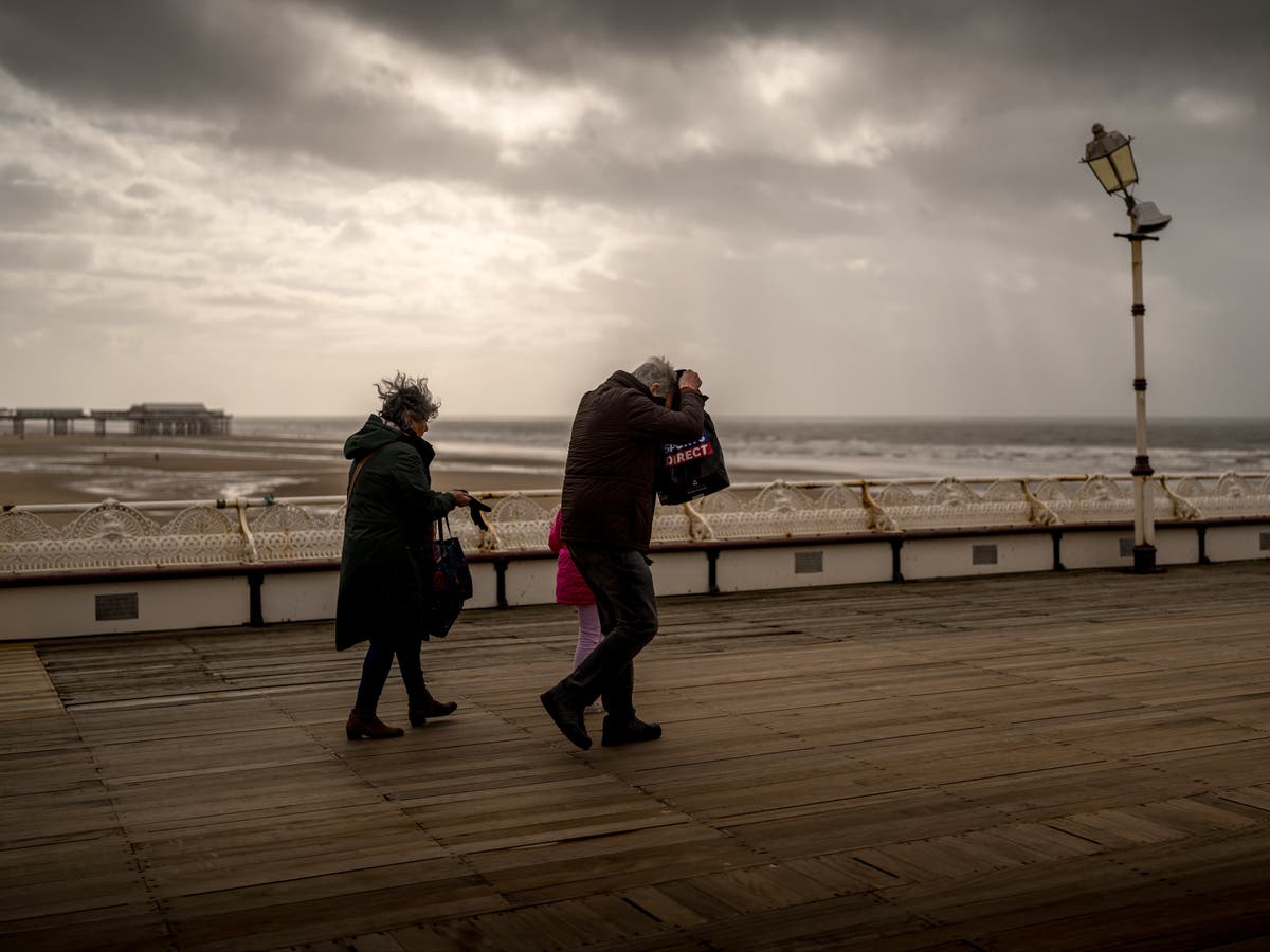 UK weather: Hundreds of flood warnings across UK with 65mph ‘danger to life’ gales expected