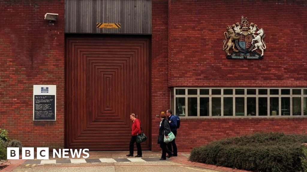 Levels of violence at youth prison too high - report