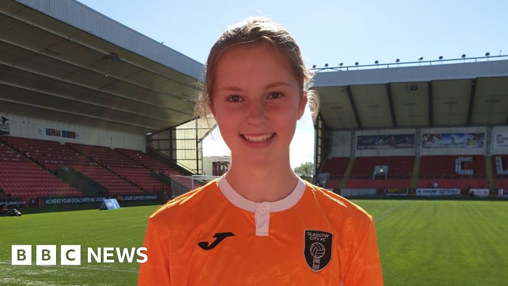 Teenage footballer wants her heart defect to inspire others