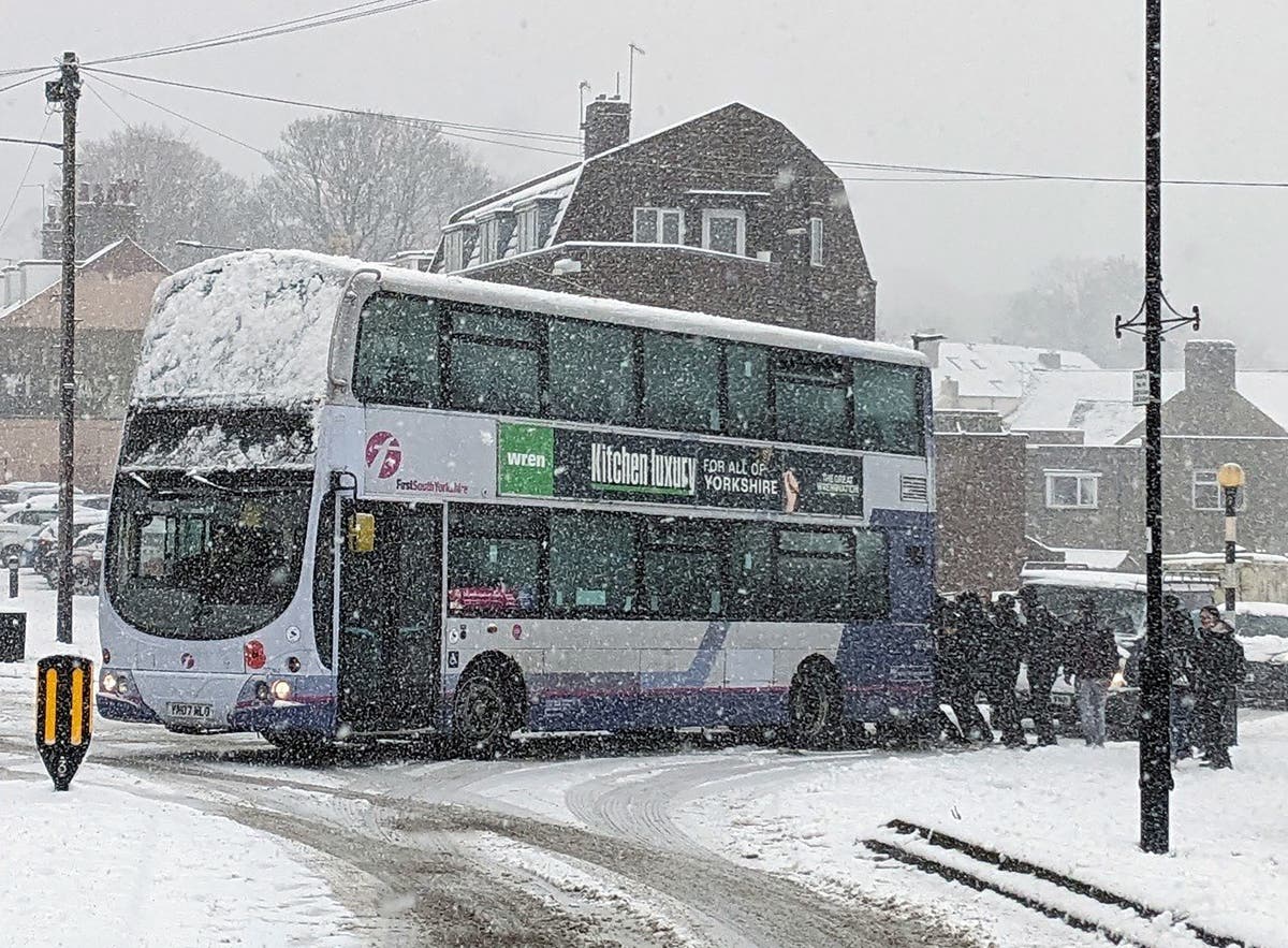 UK weather: Met Office warning for snow as passengers face more travel chaos - live