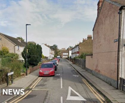 Murder probe after man fatally stabbed in flat